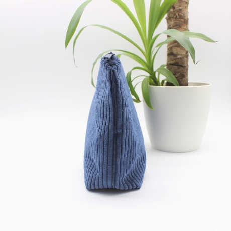 Wetbag aus Cord – Blau Kirschen mit beschichtetem Innenstoff