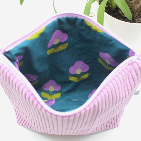 Wetbag aus Cord – Flieder Blumen mit beschichtetem Innenstoff