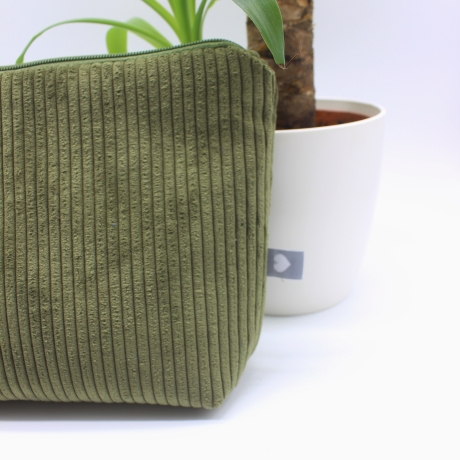 Wetbag aus Cord – Khaki Blumen mit beschichtetem Innenstoff