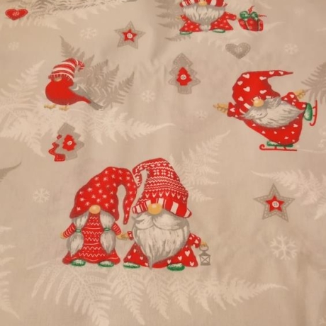 Weihnachtsstoff Wichtel Gnome rot Baumwolle 0,5 m