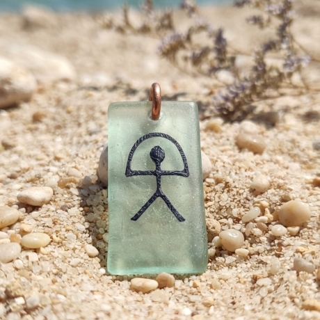 Zuversicht, die im Dunkeln leuchtet – Indalo-Amulett, handmade