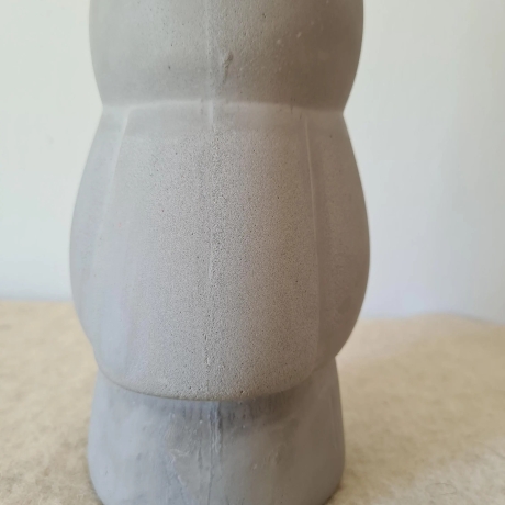 Zwerg / Gartenzwerg / Design Gnom Betonguss / Filzmütze grün 28cm