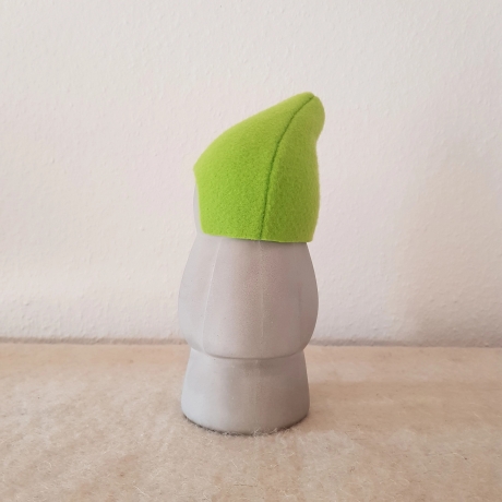 Zwerg / Gartenzwerg / Design Gnom Betonguss / Filzmütze grün 28cm